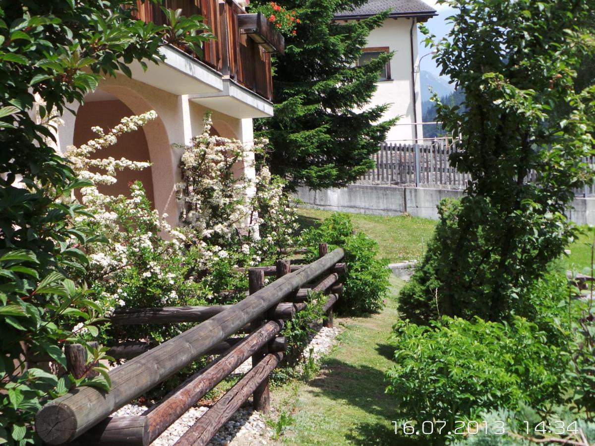 Hotel B&B Casa La Val Седрун Стая снимка